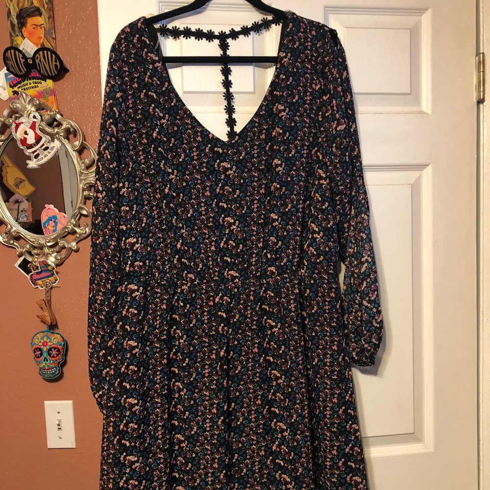 Flower long sleeve dress open shoulders